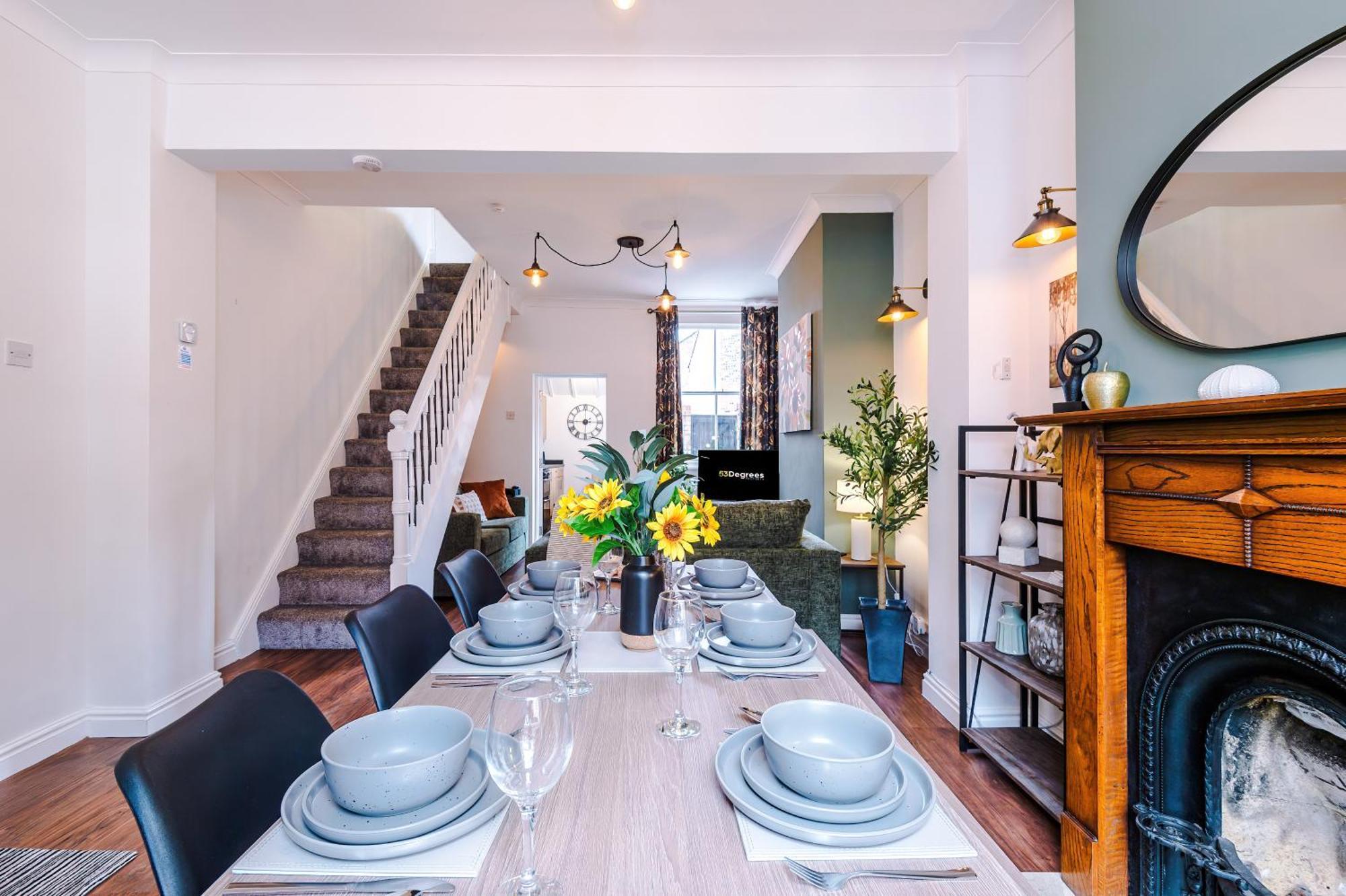 New! Stunning 2-Bed City-Centre Home In Chester By 53 Degrees Property - Ideal For Couples & Groups - Sleeps 6! Exterior foto